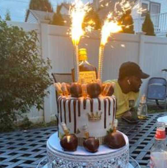 4 VIP Sparkling Birthday Candles Wedding Cake Fun - Picture 4 of 6